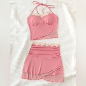 Lace Patchwork Halter
Neck Asymmetrical Camisole Top And Skirt Set With Tie